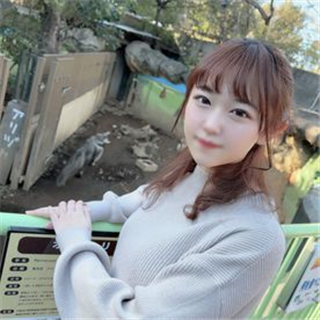 少女跟自己的偶像做爱 原了她多年的夙愿 封面