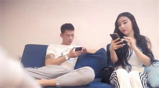 性感美女前凸后翘硕大乳房,这肉体一看就受不了搂住抠逼吸奶 封面