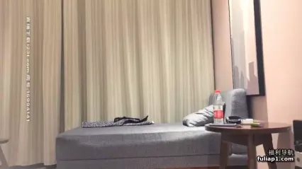精瘦大屌哥约操顶级外围女神 包臀短裙修长美腿 舌吻调情69姿势吸吮舔屌 扛起腿爆插小 封面