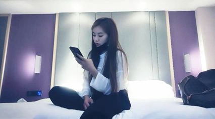 长相甜美小姐姐，满背纹身69姿势口交舔逼，抬起双腿打桩机猛操，上位骑乘后入操的晃动奶子 封面
