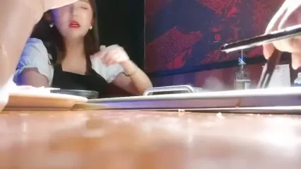 专约良家无套内射，极品颜值红唇美女，吃饱喝足回酒店开操，互舔口交骑乘抱抱屁股操 封面
