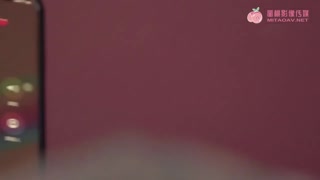 PMX034 手机激震欲火焚身 艾玛 封面