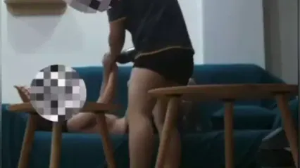 姐弟乱伦-灌醉酒强上新婚姐姐拼命反抗喊不要,越反抗越兴奋 封面