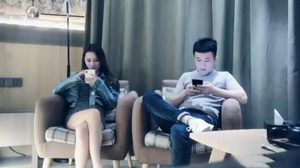 性感短裙牛仔外套妹子，抠逼舔弄特写口交侧入抱起来猛操 封面