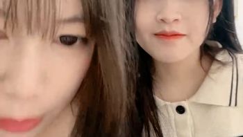 清纯美少女！新人姐妹花刚下海！文静乖巧，收费房脱光光，粉嫩小穴互摸，大姨妈还没走完 封面