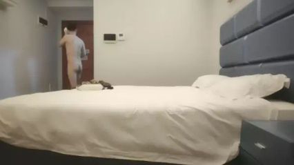 小马寻花包臀裙肉嘟嘟，穿上开档黑丝情趣，扶着大屁股用力撞击，镜头站立抽抽插晃动奶子 封面