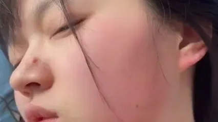 边操边打小骚货，喜欢被虐待 封面