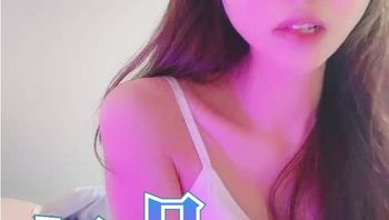极品美少女，掰穴特写，会呼吸的逼 封面