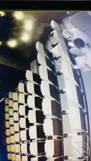 电影院有红外摄像头！土豪包场带模特看电影没想到被保安看了土豪的专场 封面