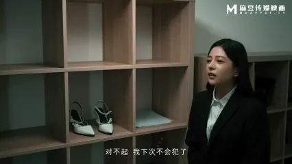 麻豆传媒 MD-0292 胁迫调教国媒女主播一王二后操翻两骚逼 宋雨川 李蓉蓉 封面