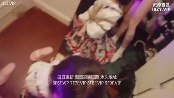 眼镜萝莉美眉吃鸡啪啪啊啊不要太深了白丝袜萝莉裙被绑着无套输出稀毛小穴粉嫩 封面