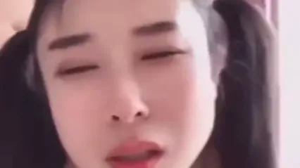 大叔调教双马尾淫荡小母狗，露出颜射吞精毒龙啥都会，被各种玩弄 封面