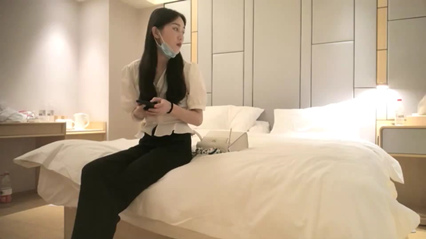 笑起来甜美外围妹性感大长腿舌吻口交舔屌掰穴大力猛操 封面