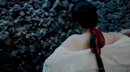 「晨钟 暮鼓」HongKongDoll 封面