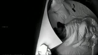 两男两女开房在一起嗨曲喝酒放荡一对男女走后剩下一对开始啪啪口爆 封面