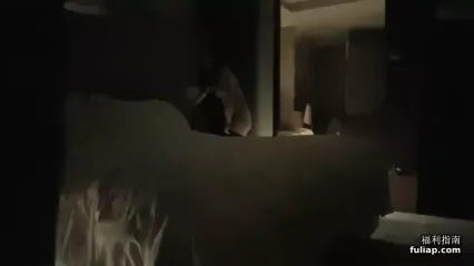 约炮清纯女 刚开始还有点放得开 最后被草到高潮 封面