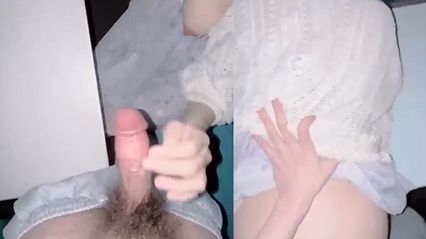 城里人还真是会玩！直接在摩天轮上激情性爱调教母狗 口交吞吐吃鸡 直接后入粗暴抽插 真是不怕被人看到 封面