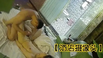 酒店摄像头精品绿叶房偷拍模特身材美女和男友道具助兴六九互舔狂插逼逼妹子大声尖叫 全集 封面