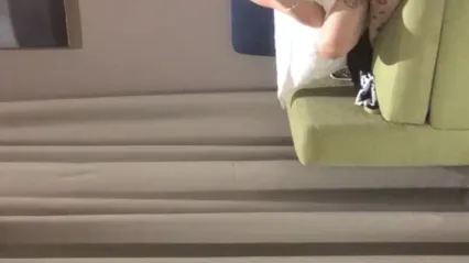 绿帽白嫖良家密码房，约满背纹身小姐姐，喝喝酒玩游戏脱掉内裤露大奶 封面