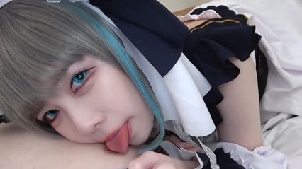 岛国女仆装扮双马尾美女，魅惑勾人的眼神盯着你口交舔舐大肉棒 张开抬起双腿等待插入美穴 封面