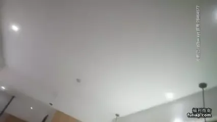 等了好久来了个大奶妹 舔屌深喉到床上操 站立扶着沙发后入猛操 封面