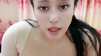 很有骚劲的人妻护士情趣跟大哥激情啪啪，全程露脸口交大鸡巴吸蛋蛋样子好骚，激情上位各种抽插表情好骚刺激 封面