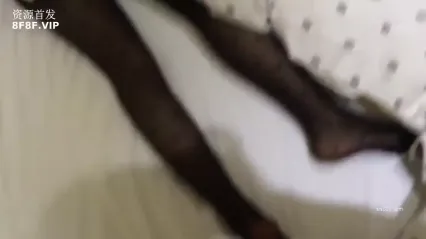 你老录我真的生气了 妹子有点害羞 小情侣在家吵吵闹闹把逼操 小穴淫水超多 封面