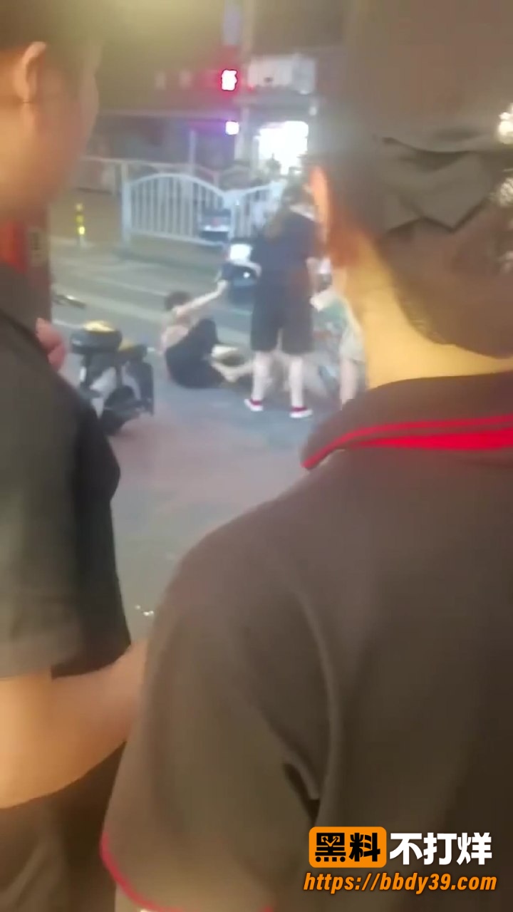 上海街头抓小三2