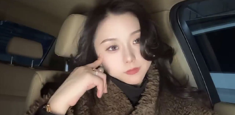 小母狗现场讲述自己被爆菊爽飞的经历!现场实拍教大家怎么玩转菊花!