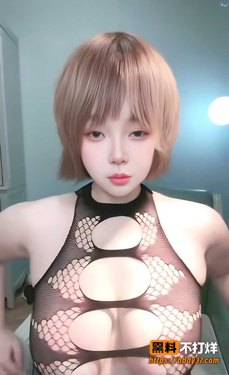 各种服装轮番换