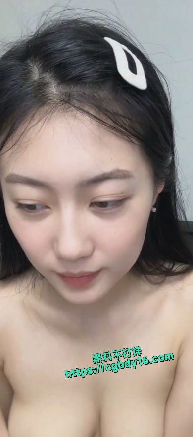 抖音小网红身材一流，假鸡模拟口交，紫薇的时候也很害羞4