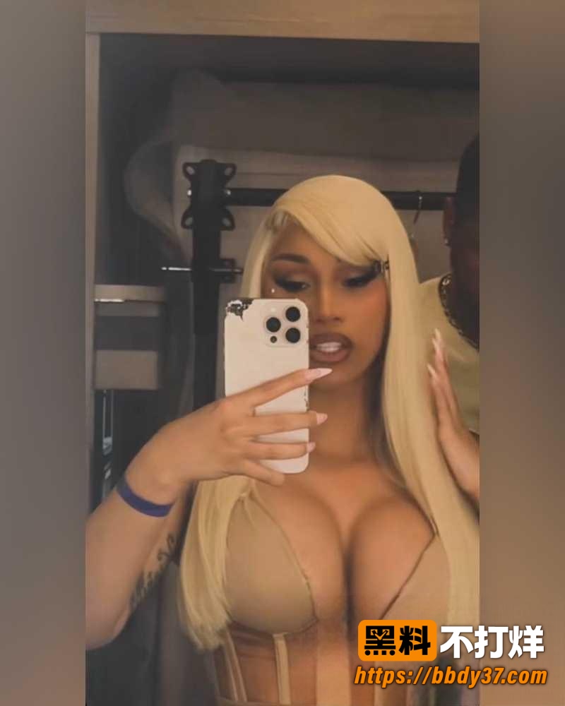 说唱天后CardiB2