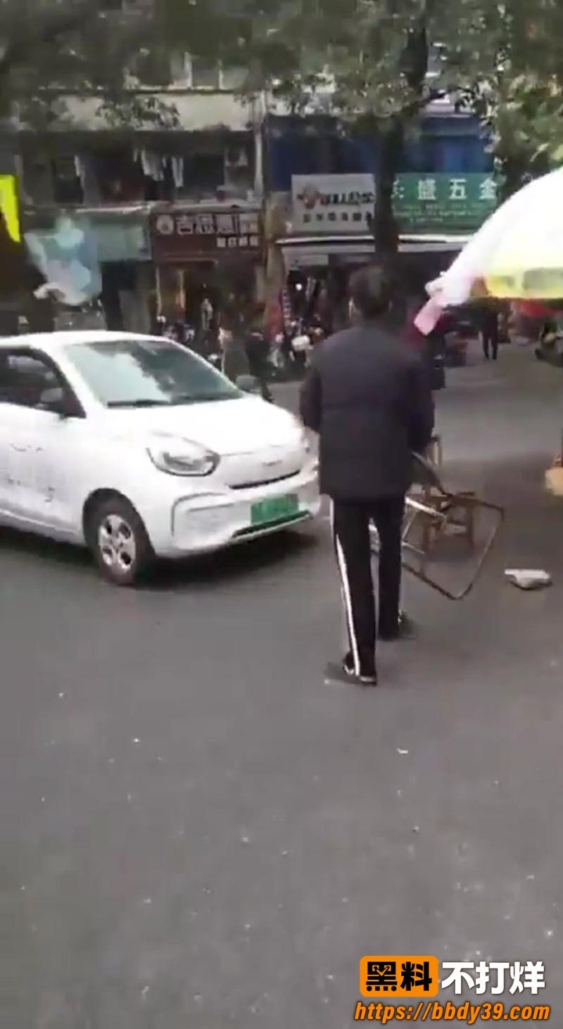 广西蔬菜市场冲突5