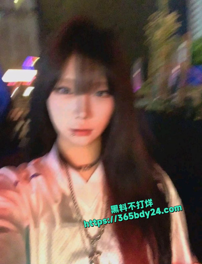 承德医学院05级冰山妖姬李静私拍乍泄 1