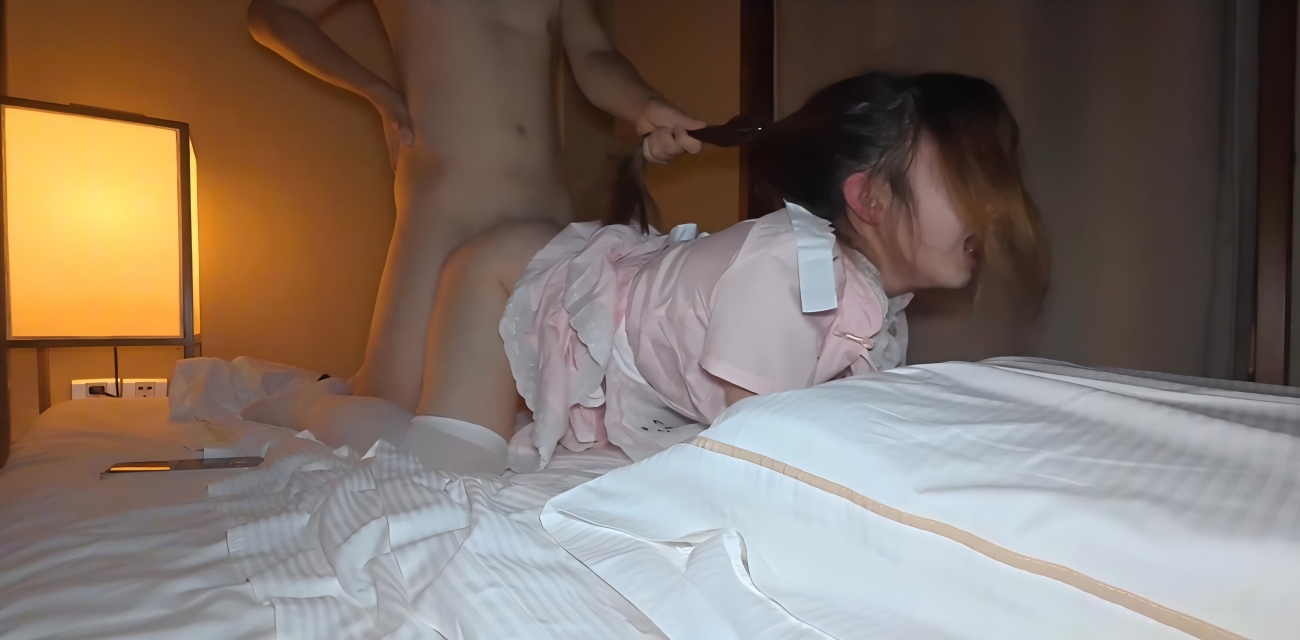 童颜美乳嫩妹琳崽被金主爸爸无套捅变形