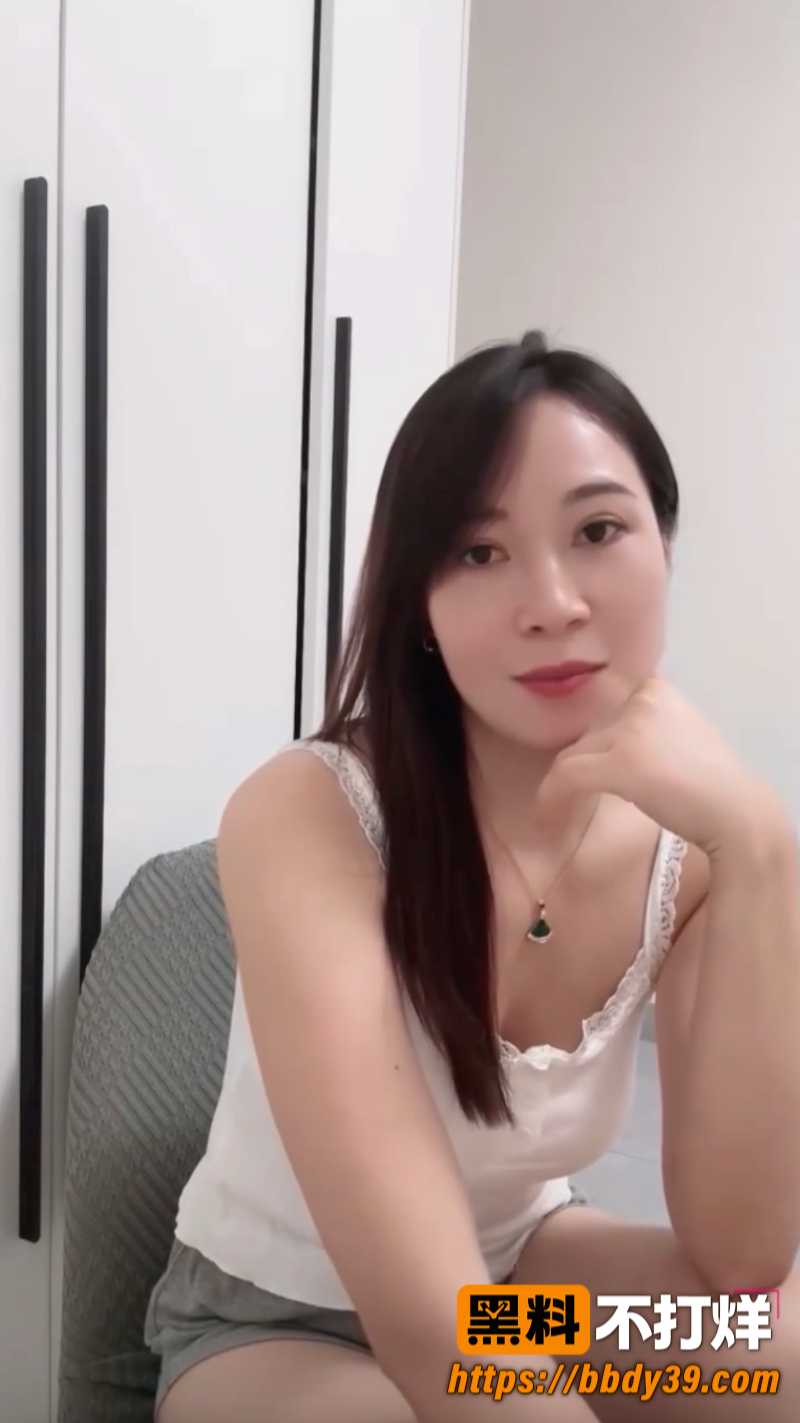 抖音高颜值少妇我还是那日落大尺度自慰 顶级熟女肉体自我抚慰 妈妈快抽我