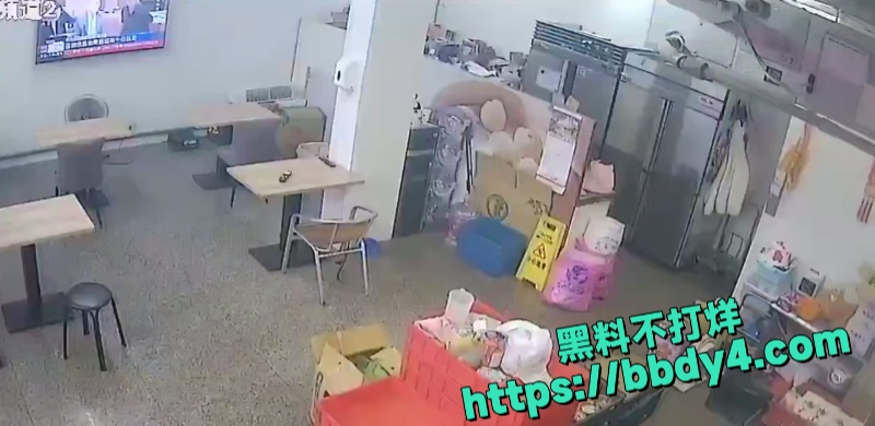 台湾一男子跑豆浆店里撸管 1