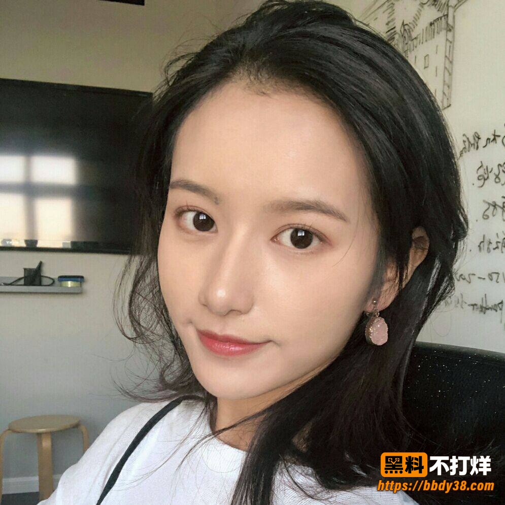 杨博女友照片4