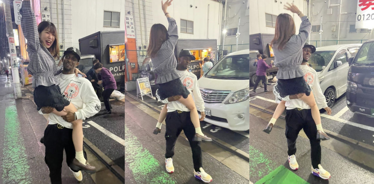 日本反差婊子骚得一批找来非洲黑人让她无套抽插自己的淫穴!咱只能说淫穴最终就是被干爆的!