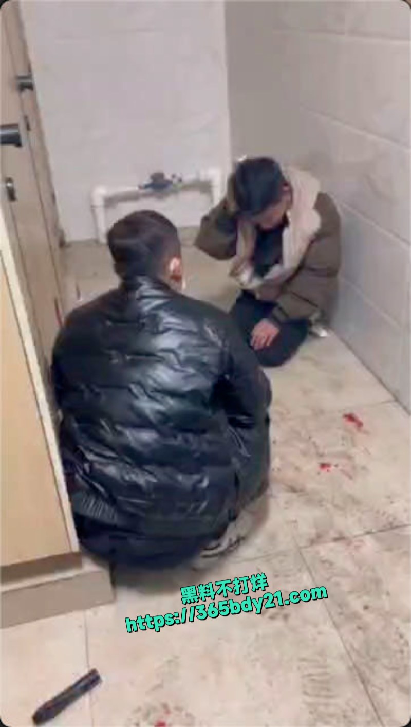 原配捉奸暴打奸夫淫妇现场实况 12