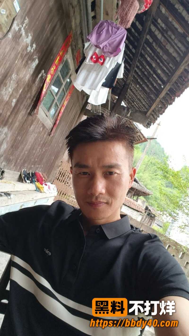 抖音中年帅气中登闻鸡起舞黑料视频2
