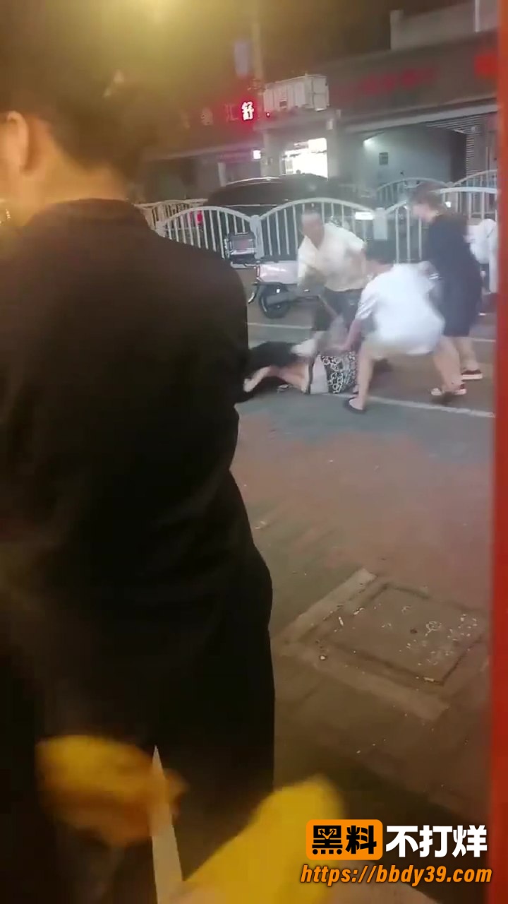 上海街头抓小三8
