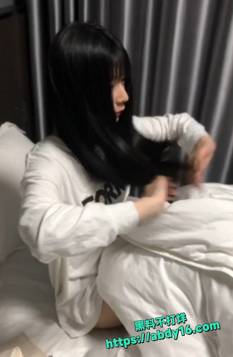 张晓萌性爱视频流出3