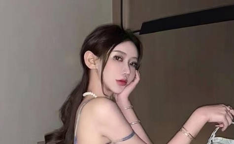 海角叔嫂乱伦系列 哥哥刚出车上拉着嫂子上楼肛交 呻吟太忘我全然不顾邻居