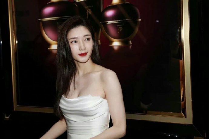 江疏影与已婚富豪约会流出
