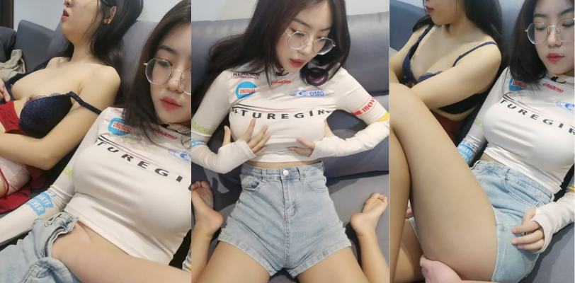 众人求系列之高颜值眼镜妹现场直播献身大佬 可惜妹子负责貌美如花不进场受操!