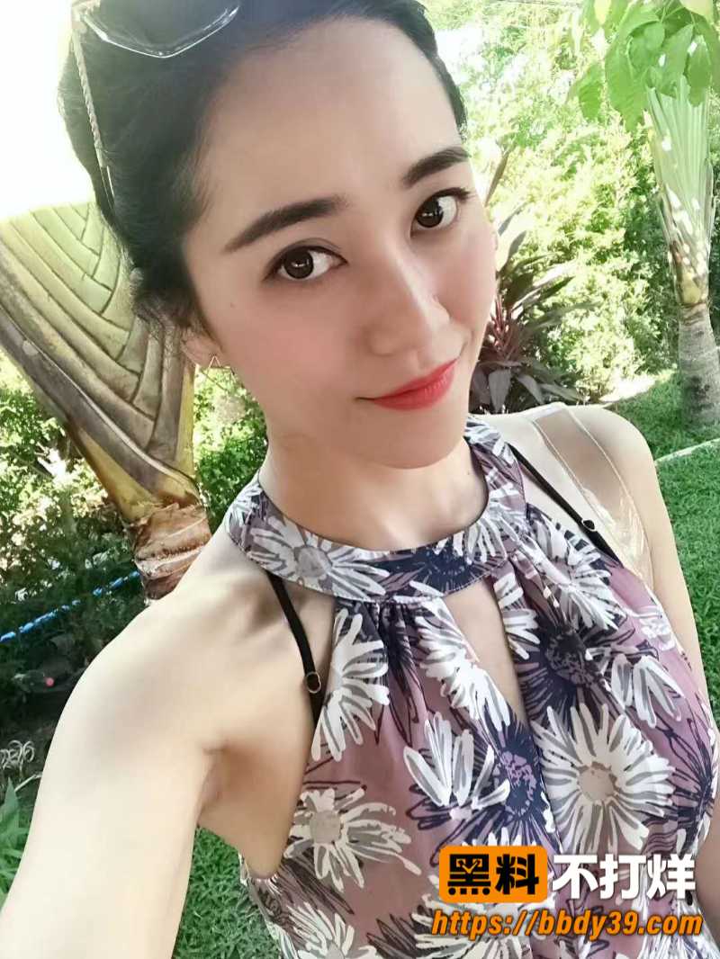 约炮大神胡子哥女主赵一蕊早年照片曝光 清纯小姑娘竟被调教成母狗