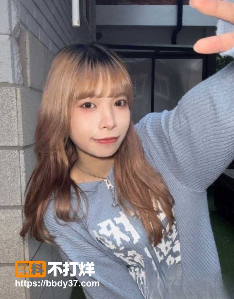 金发大学生私密视频5