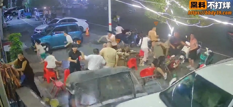 河南漯河夜市车辆冲撞 5