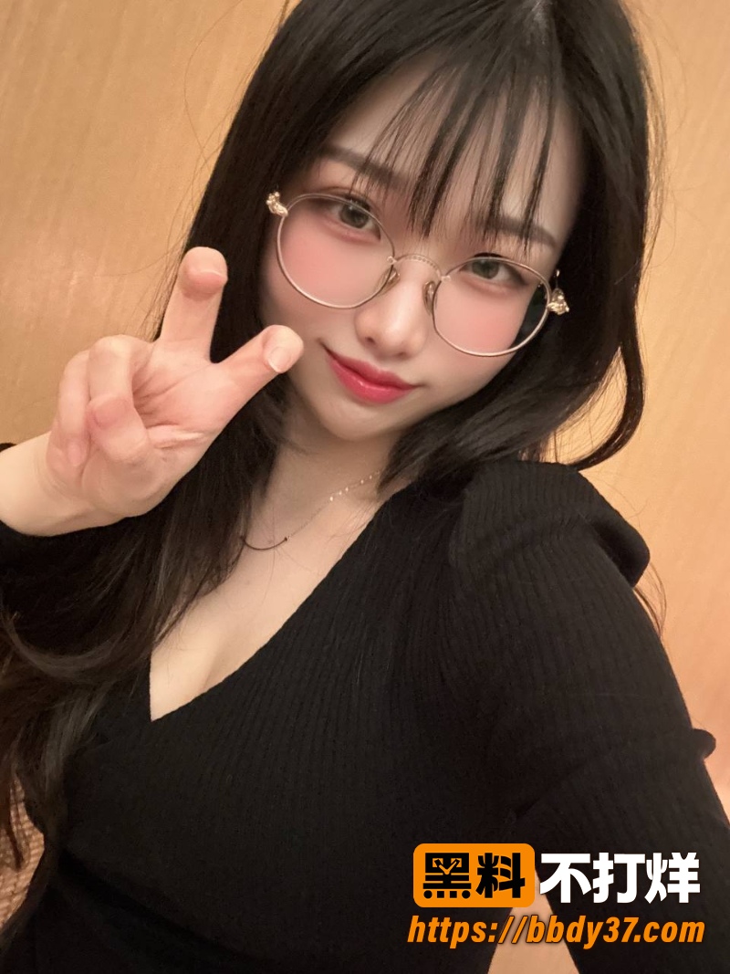 台湾大奶母狗 1